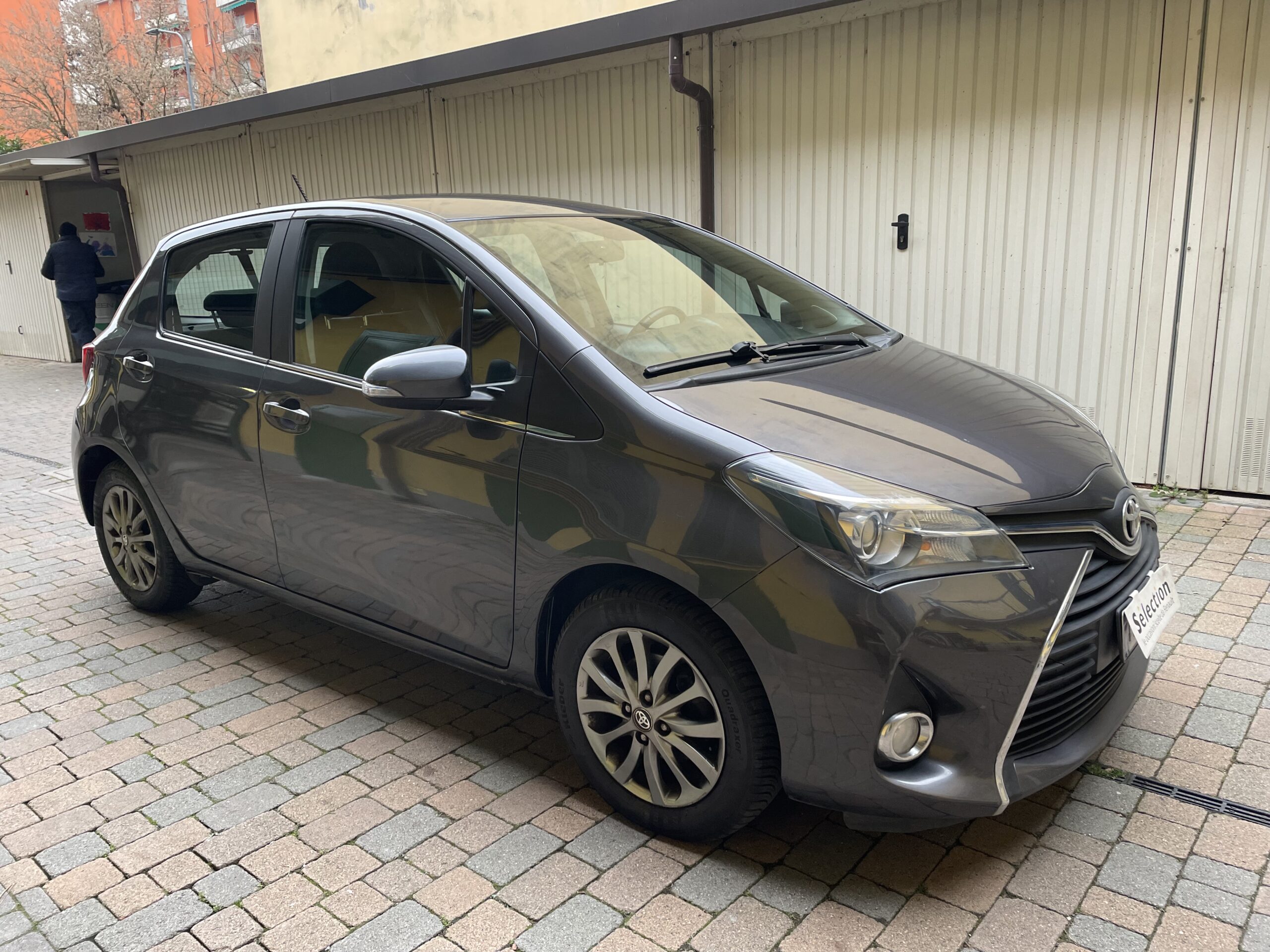 TOYOTA YARIS 1.0 Active 5 porte - immagine 2