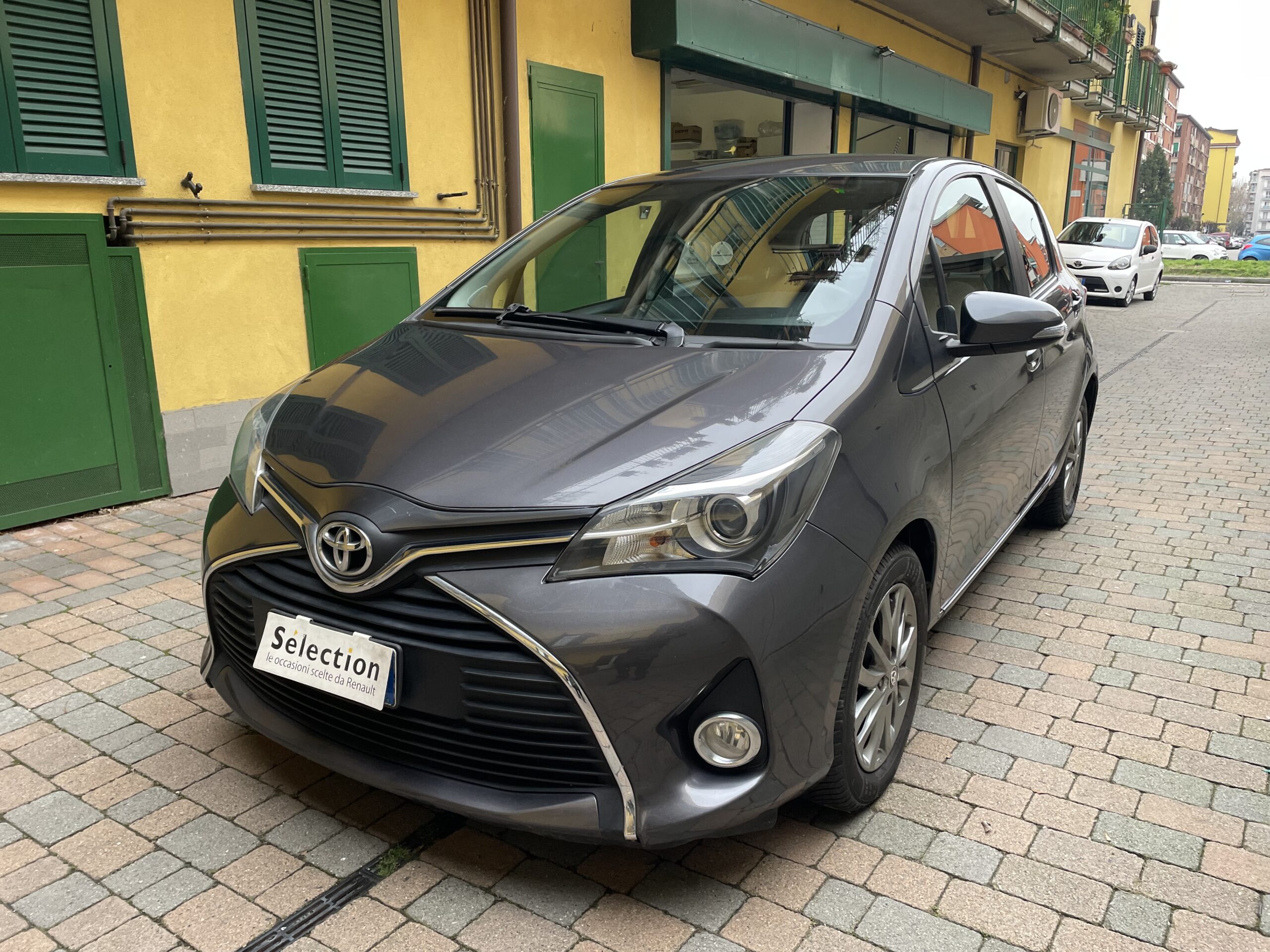 TOYOTA YARIS 1.0 Active 5 porte - immagine 18