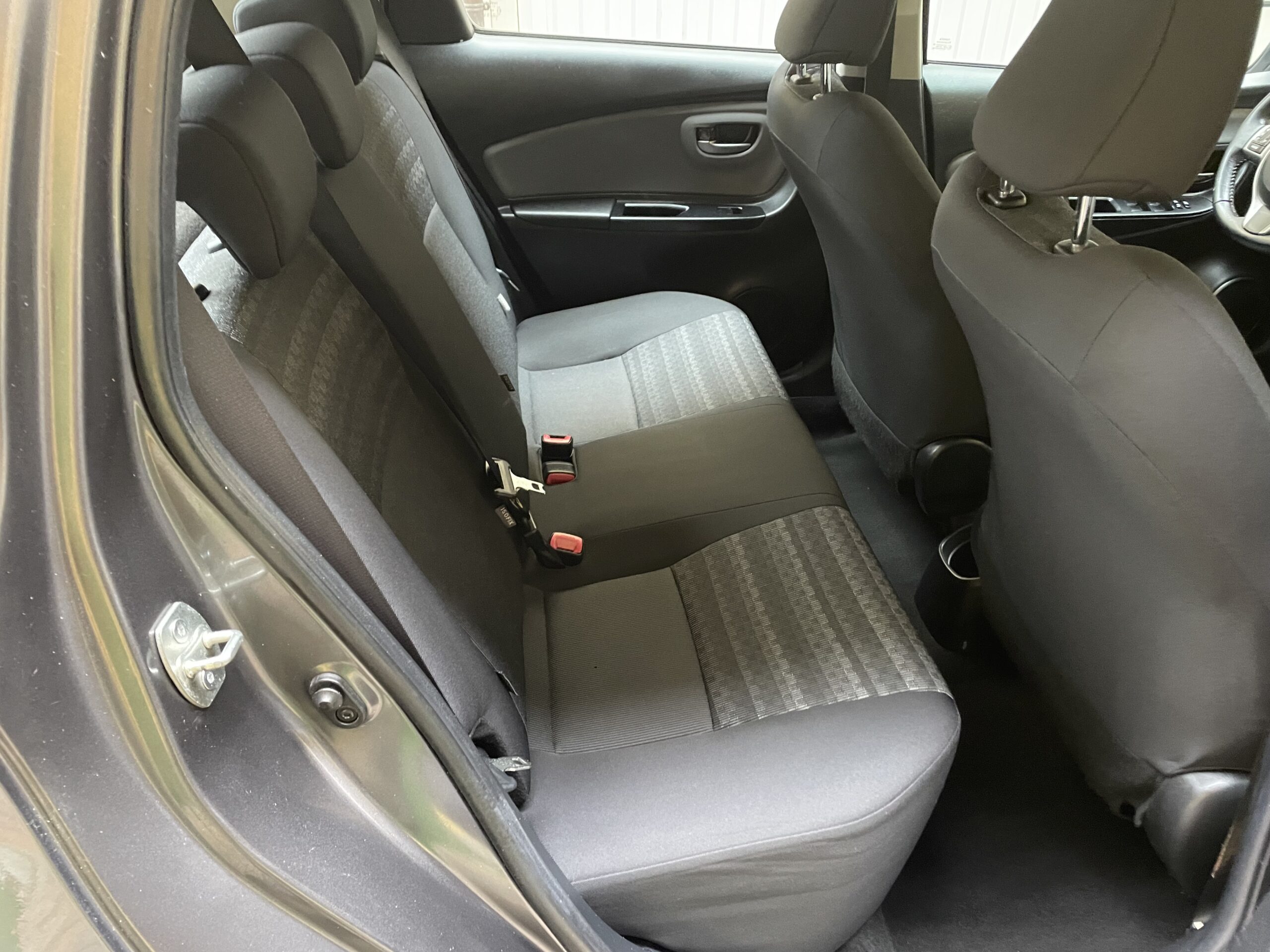 TOYOTA YARIS 1.0 Active 5 porte - immagine 5