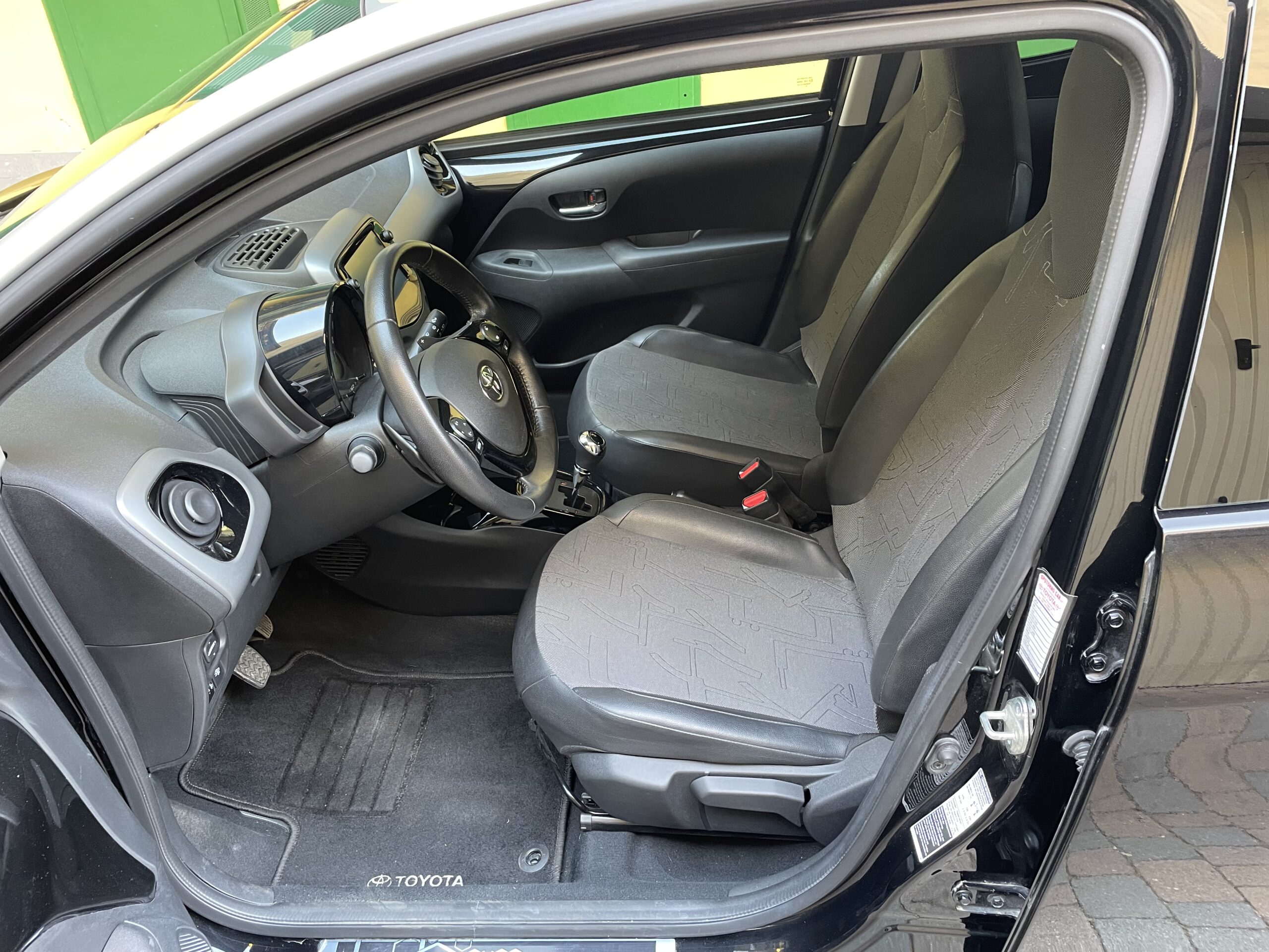 TOYOTA AYGO 1.0 X-clusiv M-mt 72cv - immagine 13