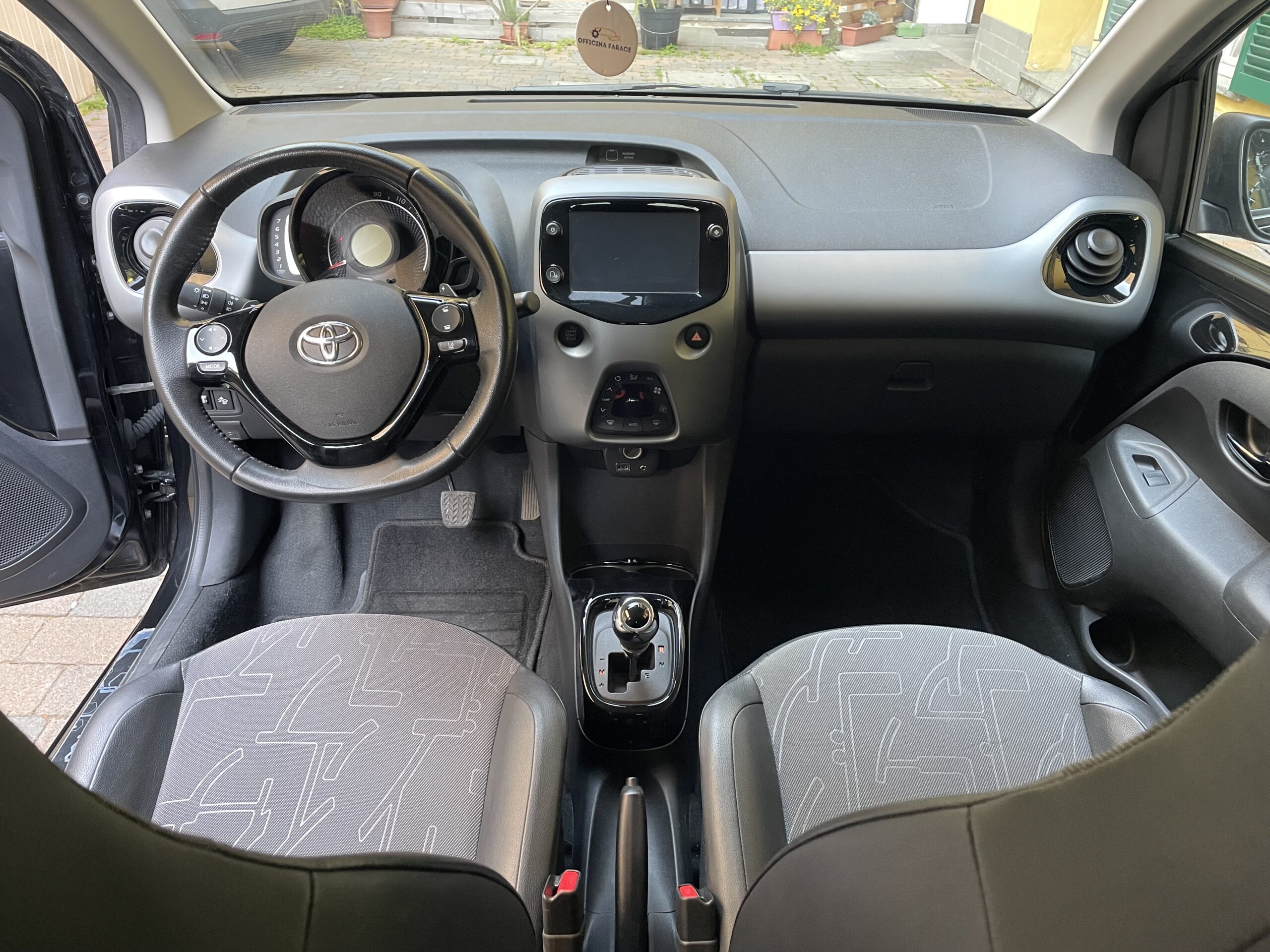 TOYOTA AYGO 1.0 X-clusiv M-mt 72cv - immagine 9