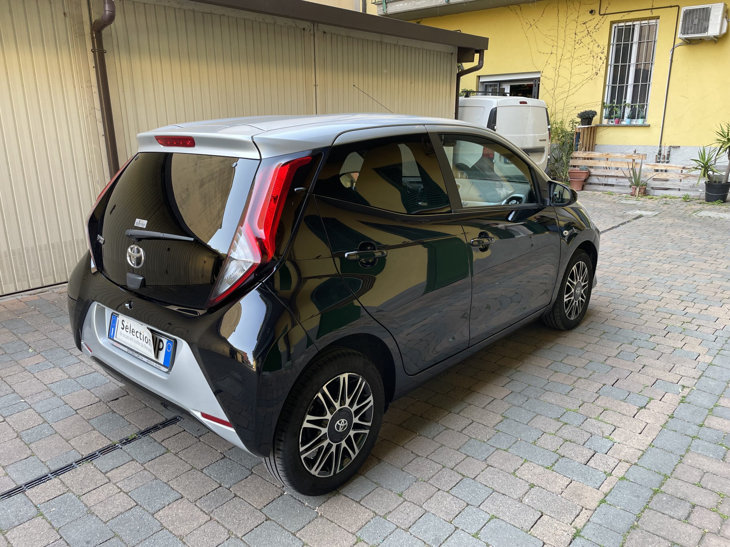TOYOTA AYGO 1.0 X-clusiv M-mt 72cv - immagine 6