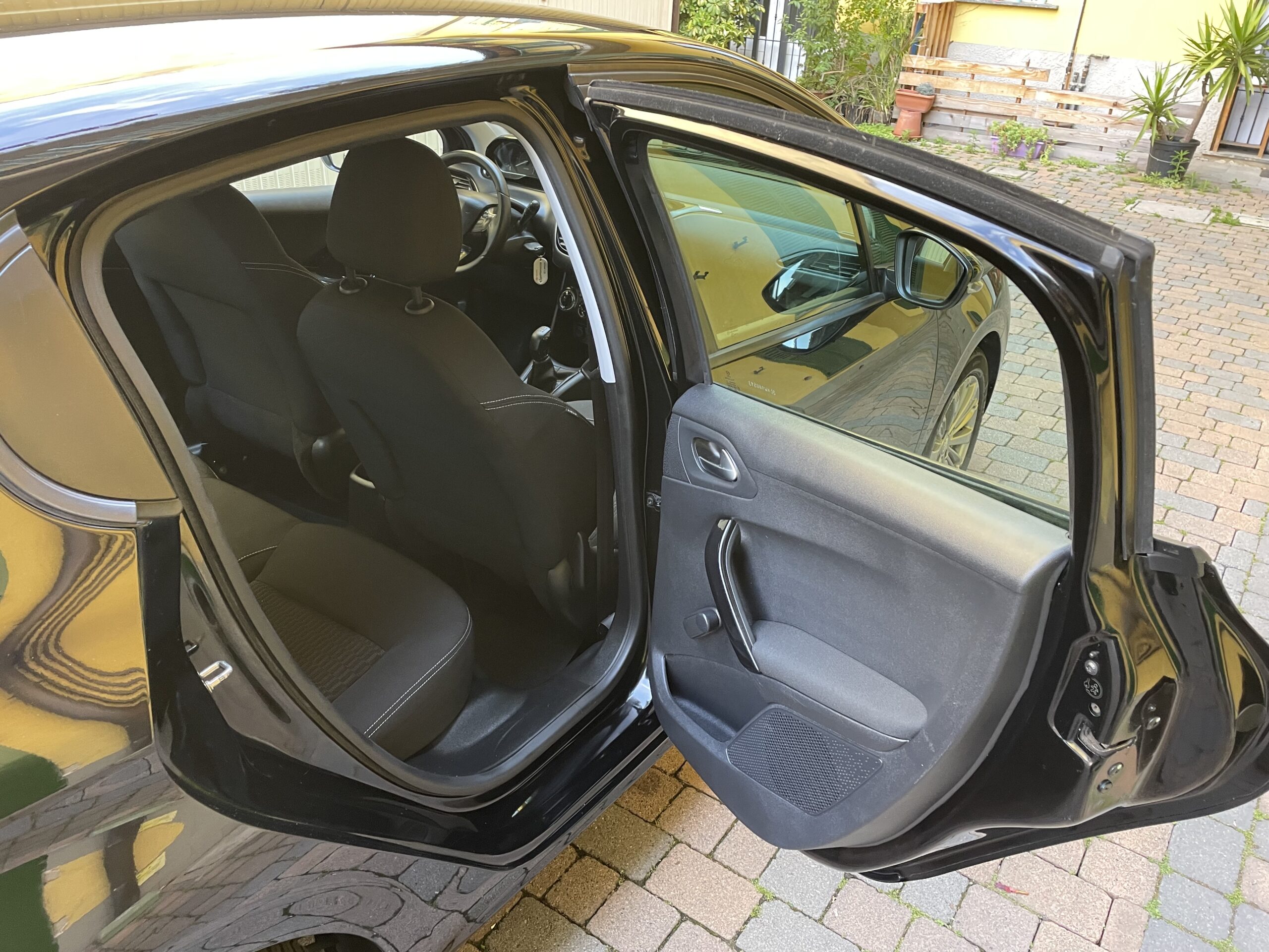 PEUGEOT 208 1.2 Puretech Active 82cv - immagine 11
