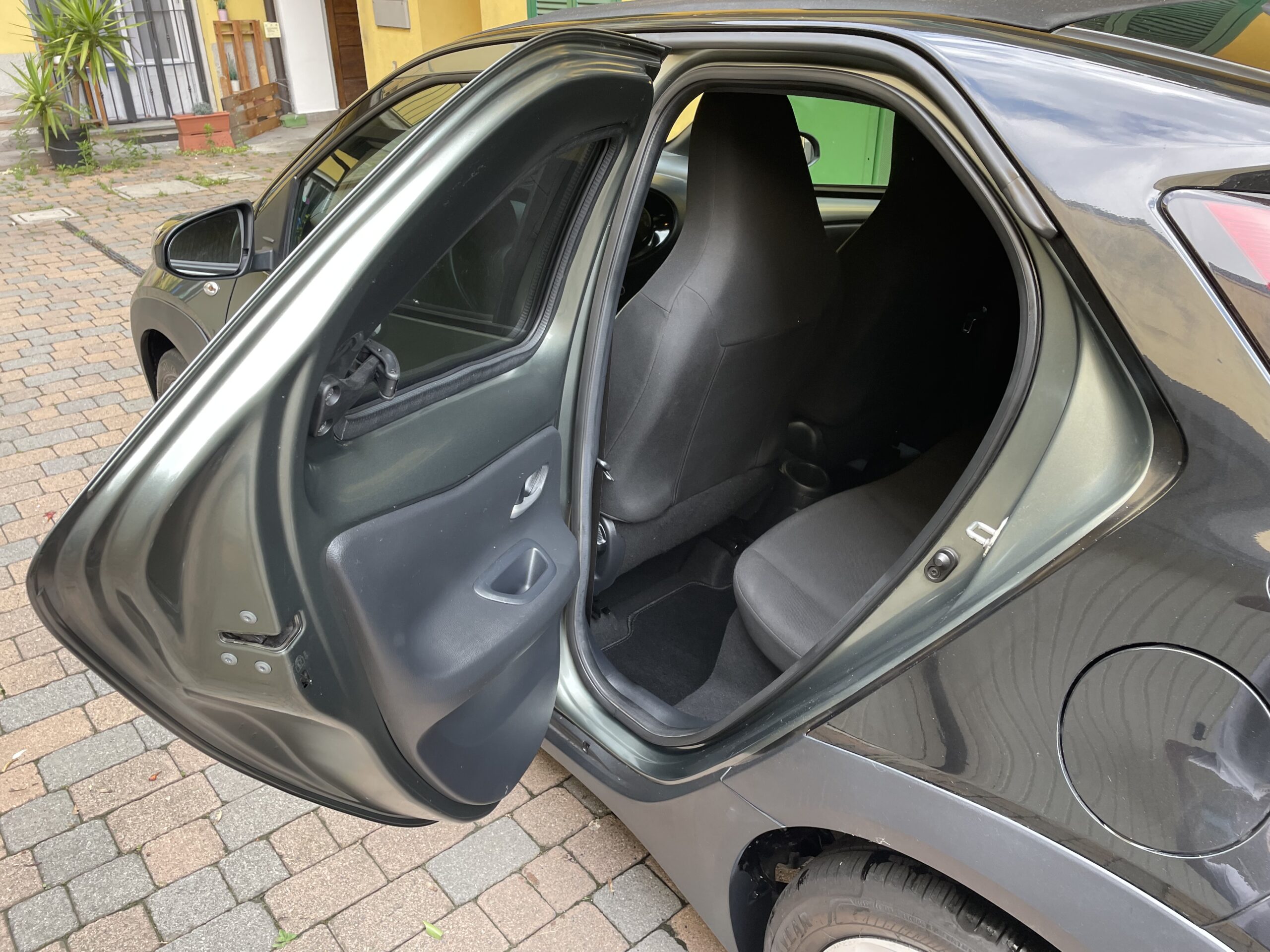 TOYOTA AYGO X 1.0 TREND AIR 72cv s-cvt - immagine 15