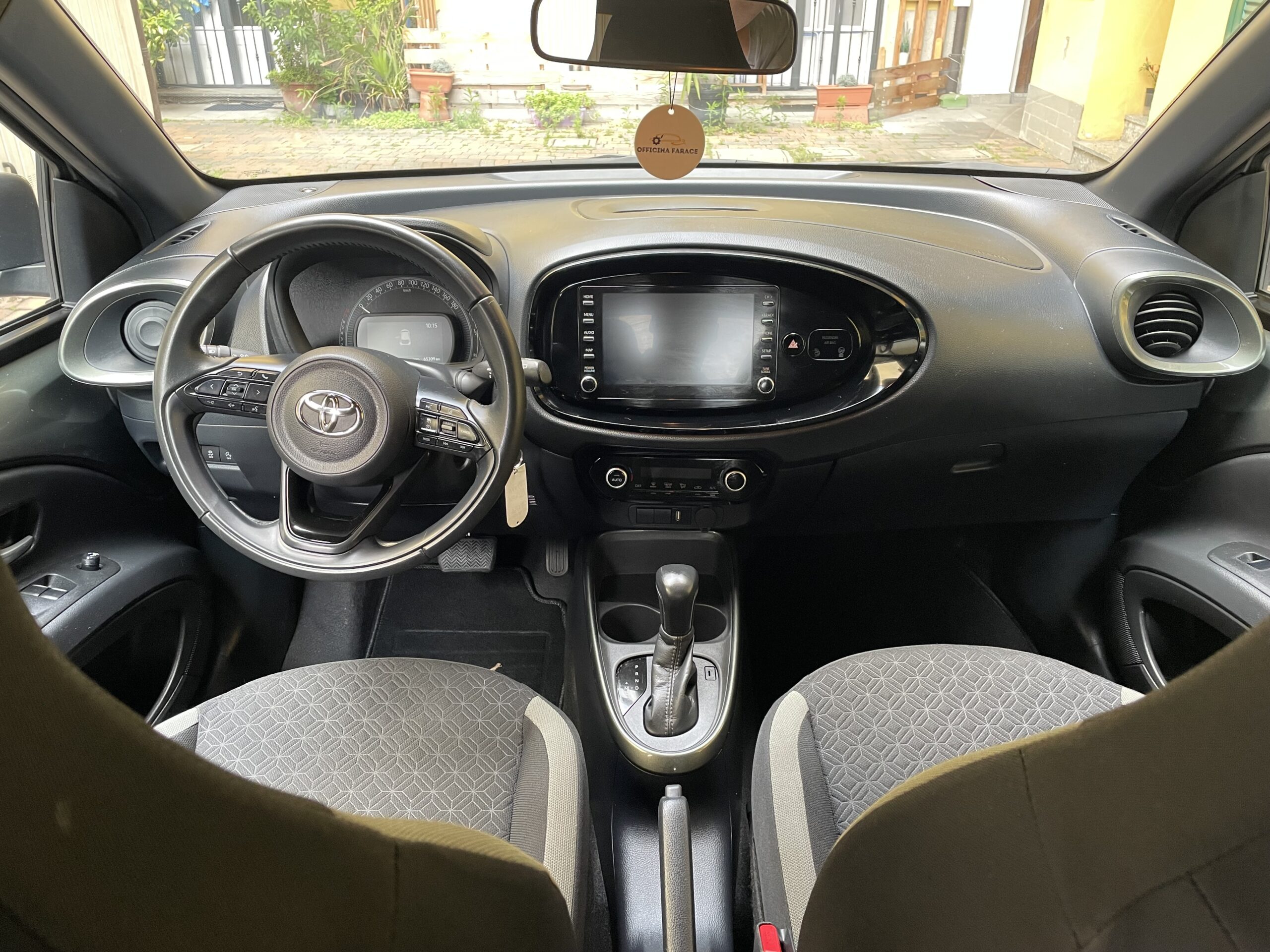 TOYOTA AYGO X 1.0 TREND AIR 72cv s-cvt - immagine 13