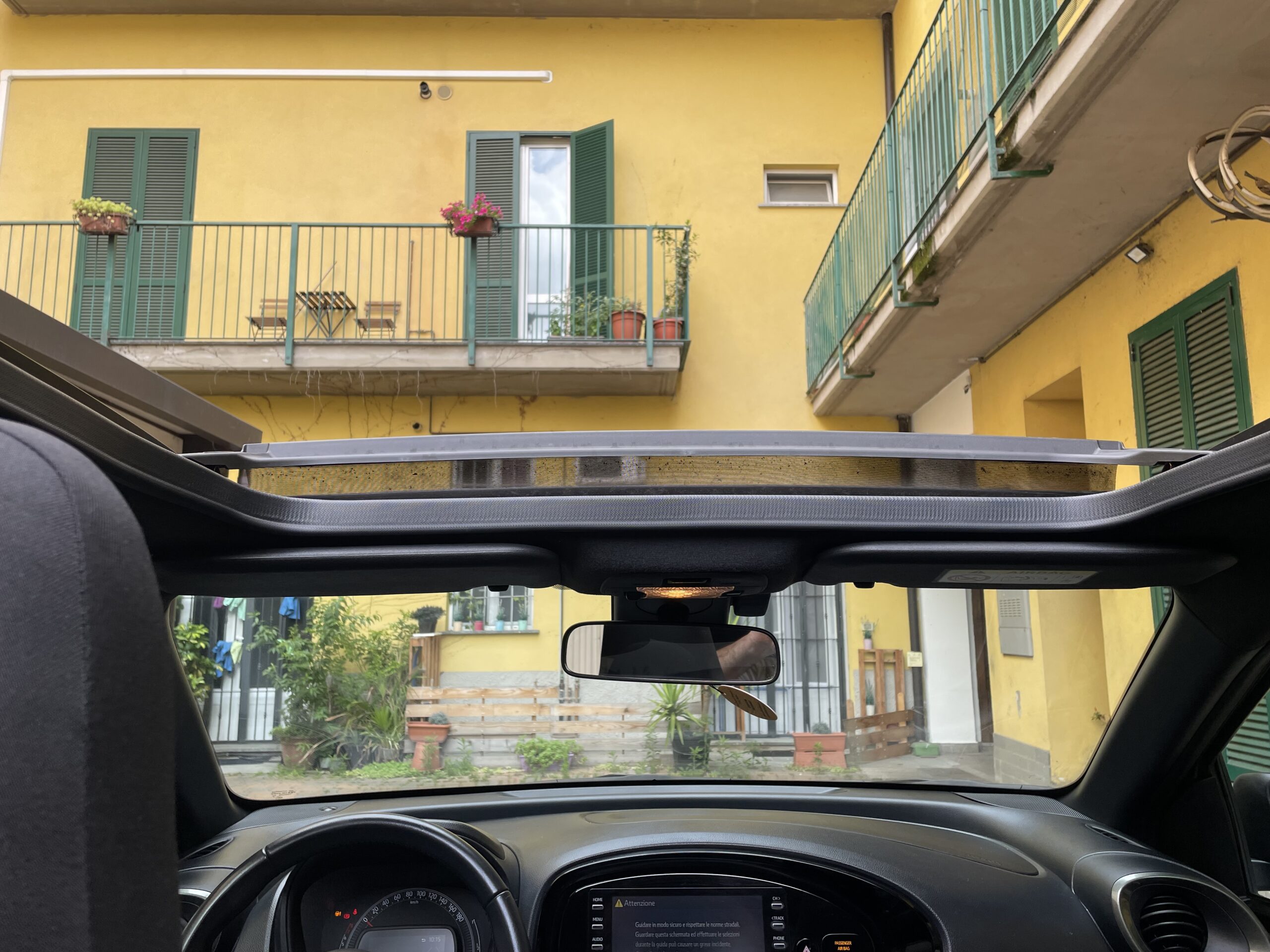TOYOTA AYGO X 1.0 TREND AIR 72cv s-cvt - immagine 12