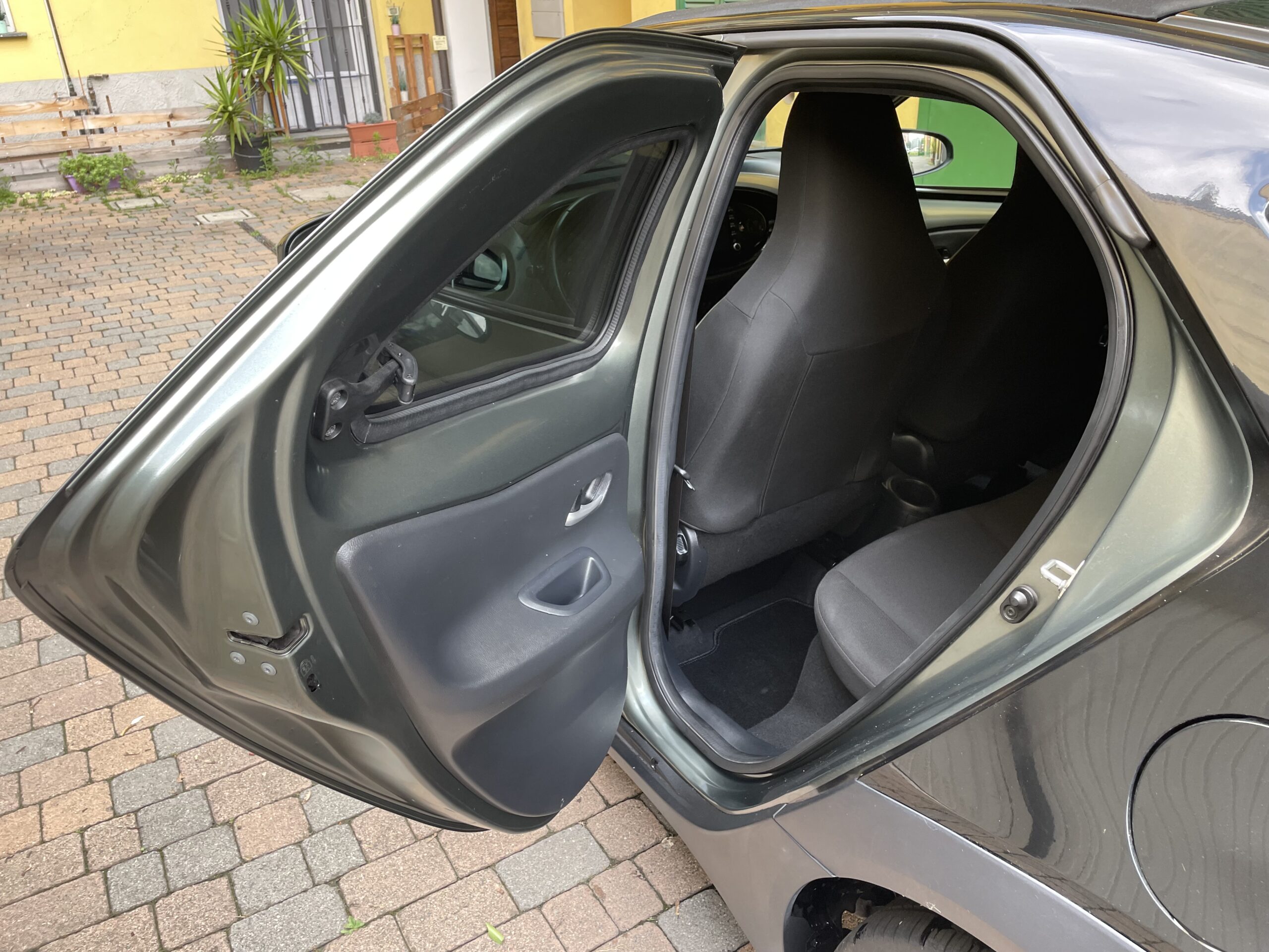 TOYOTA AYGO X 1.0 TREND AIR 72cv s-cvt - immagine 11