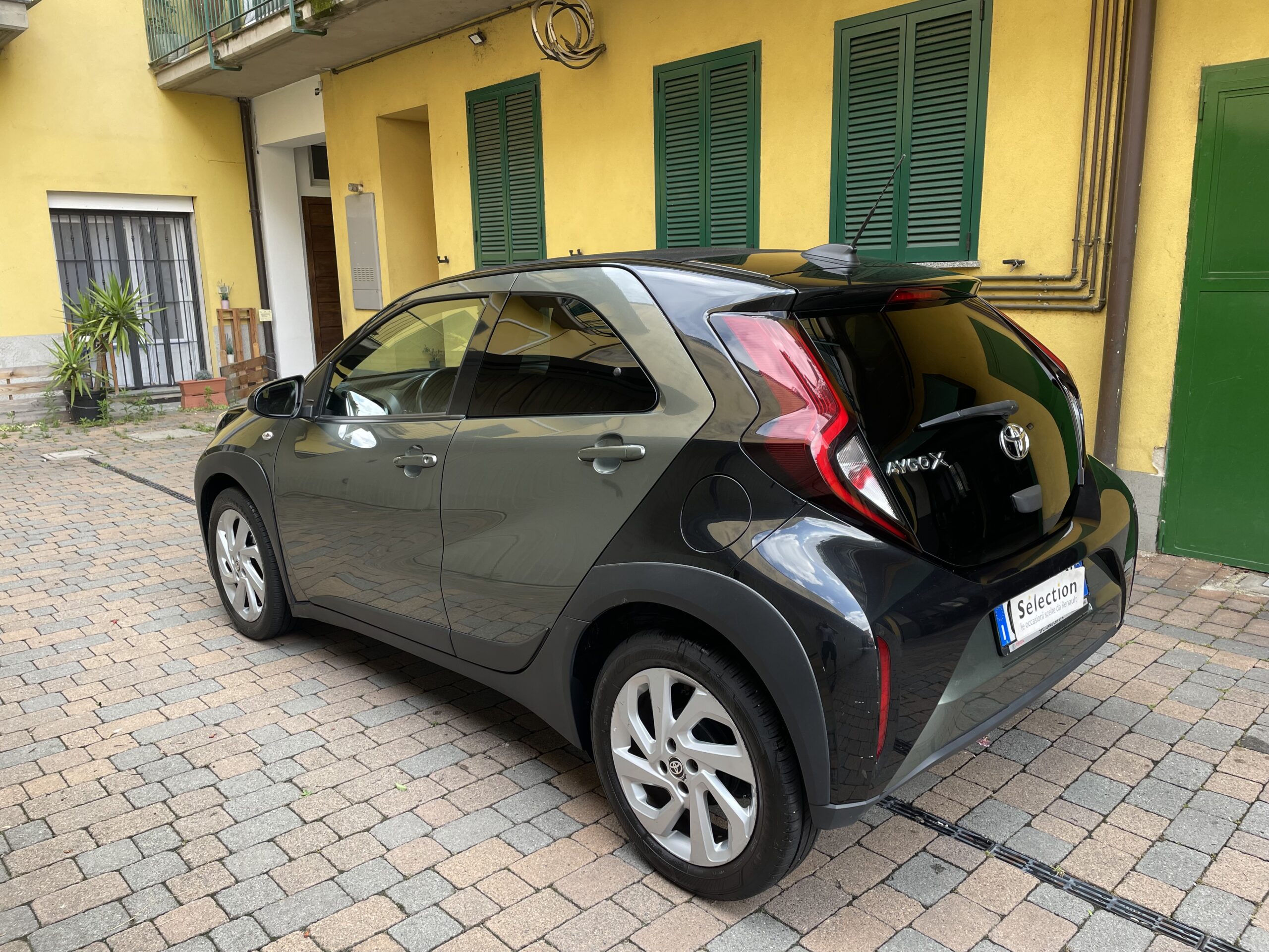 TOYOTA AYGO X 1.0 TREND AIR 72cv s-cvt - immagine 10