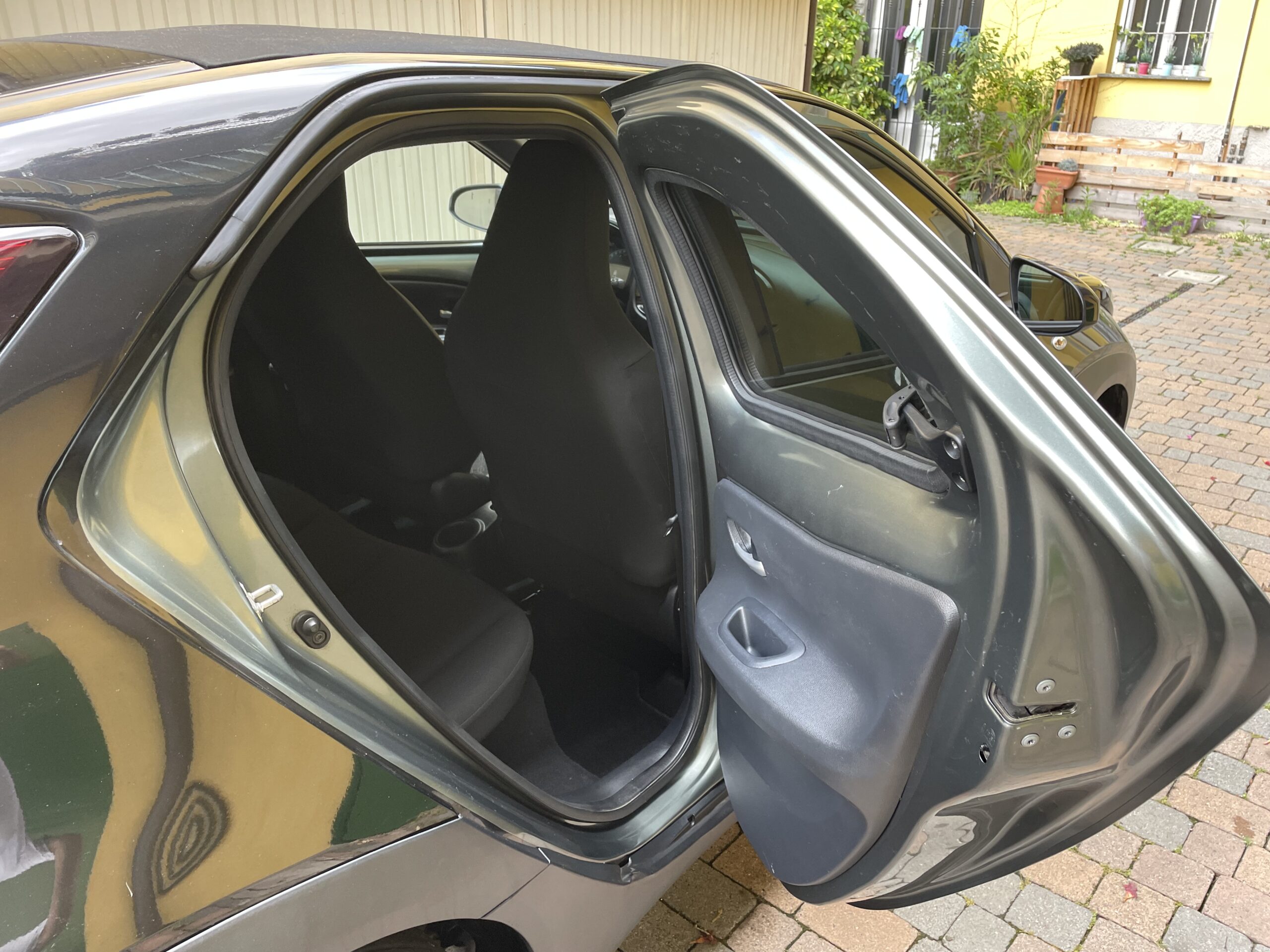TOYOTA AYGO X 1.0 TREND AIR 72cv s-cvt - immagine 6