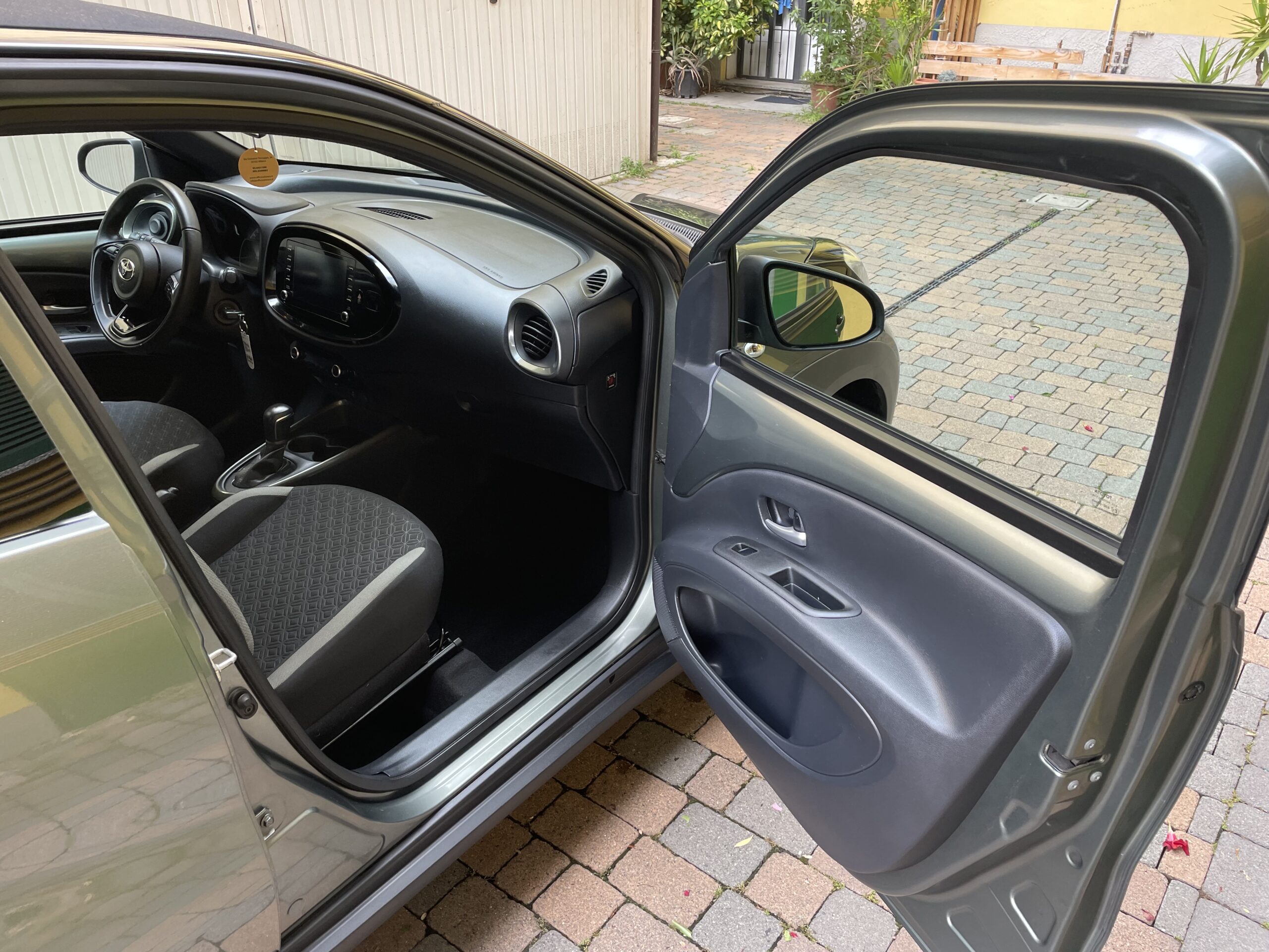 TOYOTA AYGO X 1.0 TREND AIR 72cv s-cvt - immagine 4
