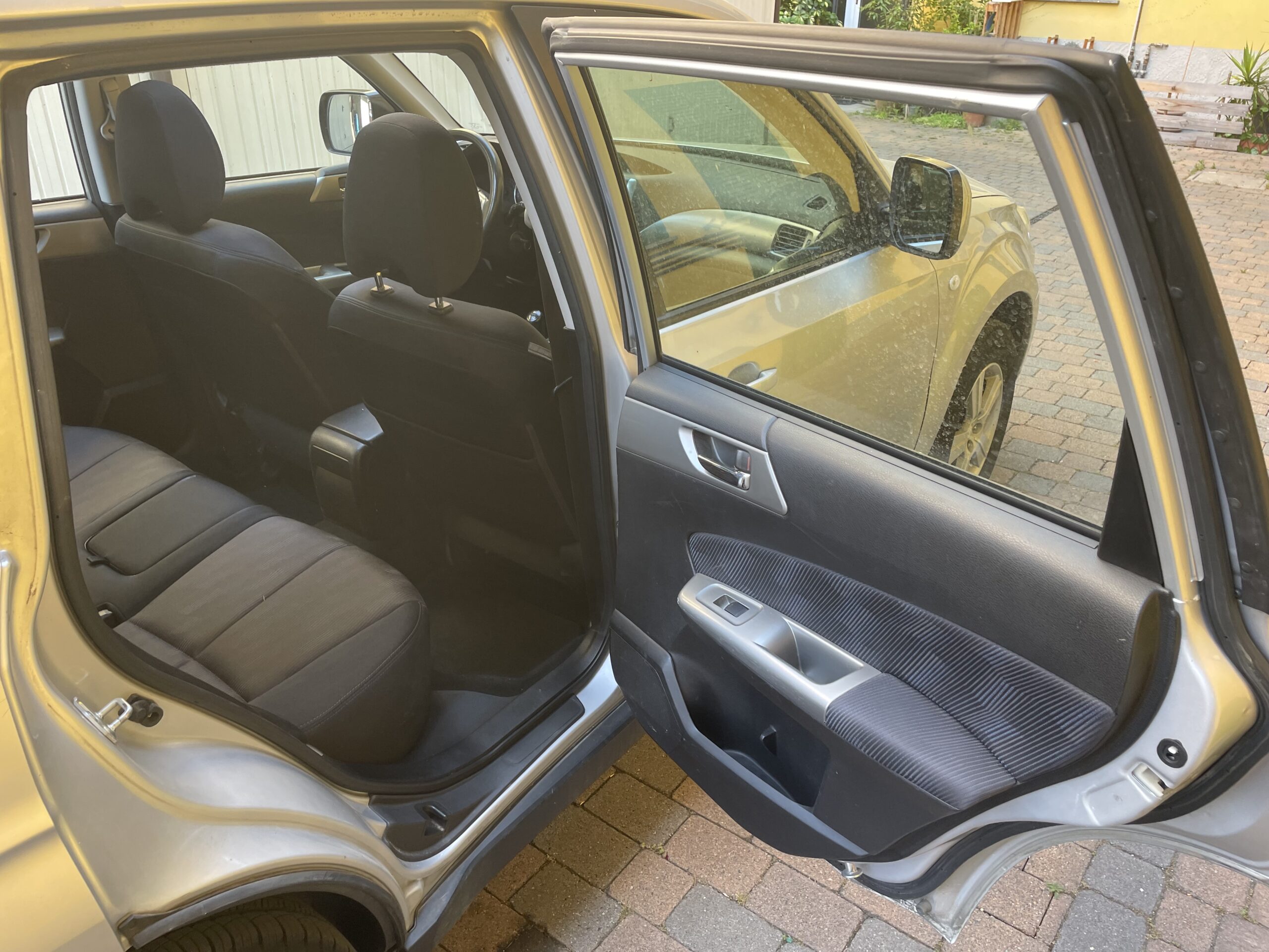 SUBARU FORESTER 2.0 XS Bi Fuel auto per commercianti - immagine 16