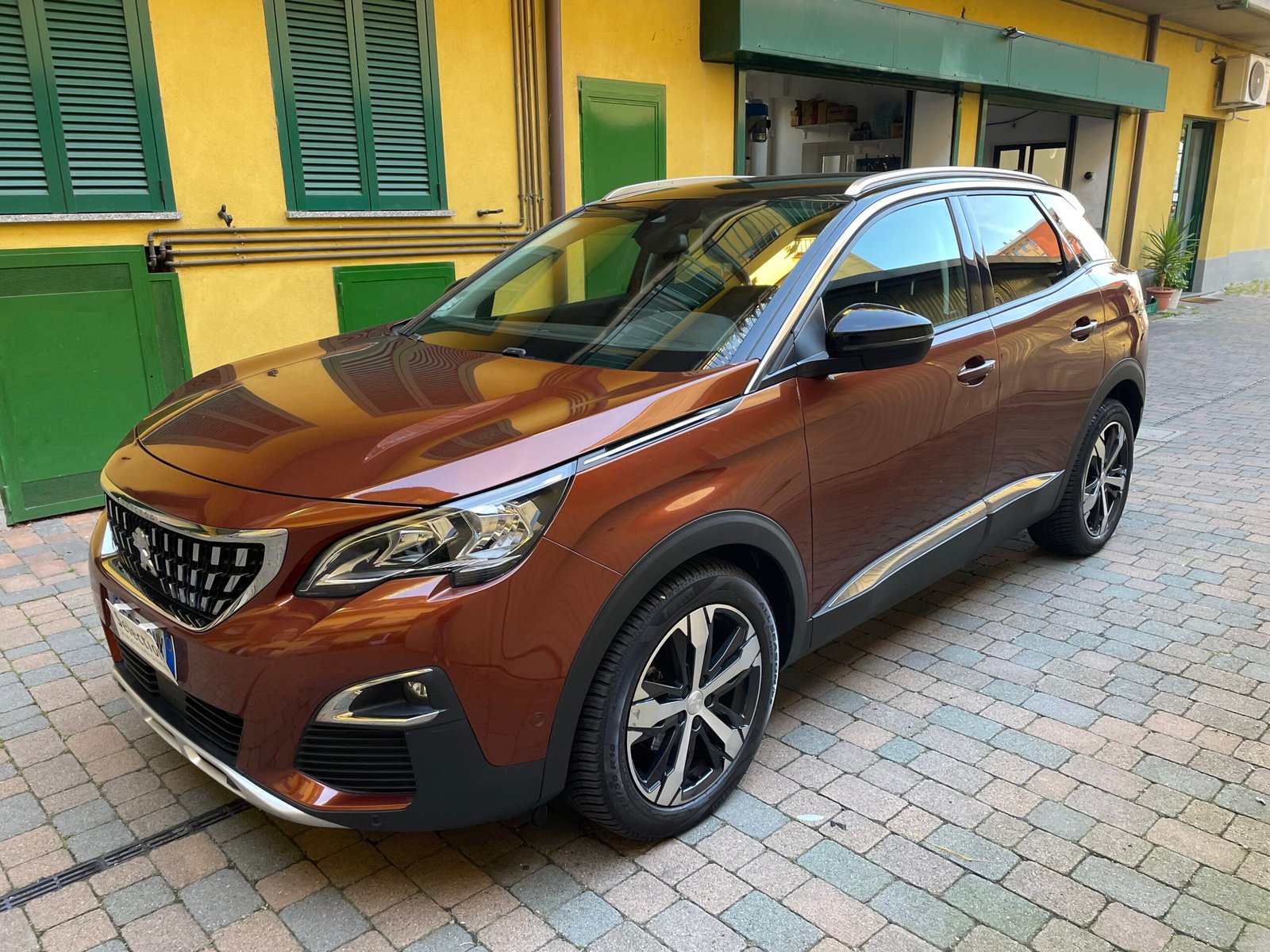 PEUGEOT 3008 1.2 PURETECH ALLURE - immagine 3