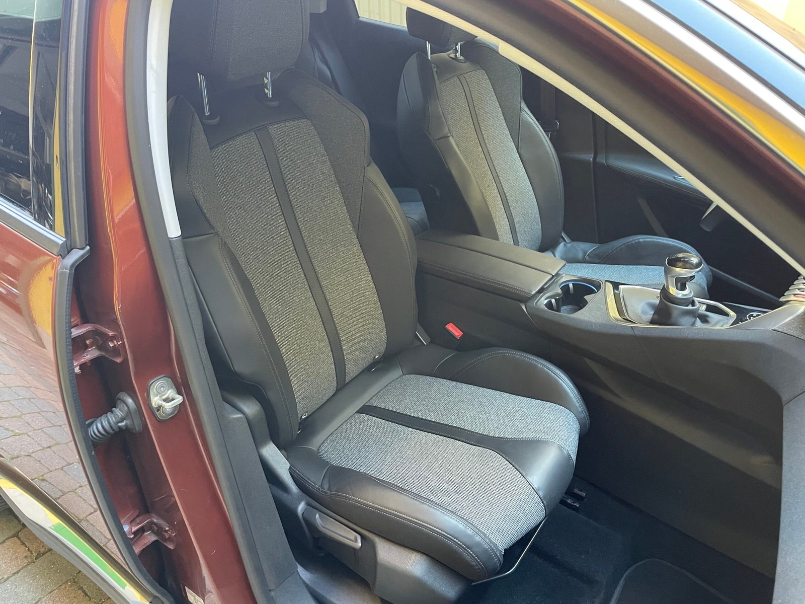 PEUGEOT 3008 1.2 PURETECH ALLURE - immagine 7