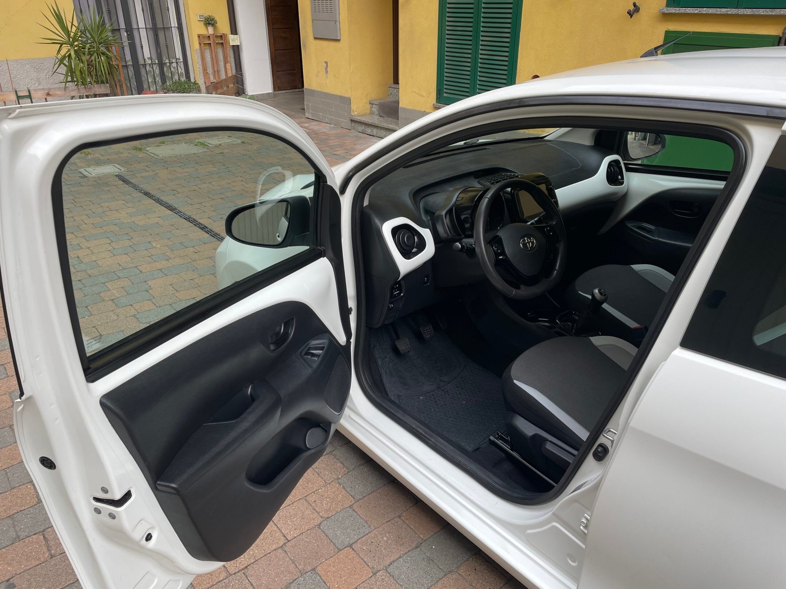 TOYOTA AYGO 1.0 X-PLAY - immagine 6