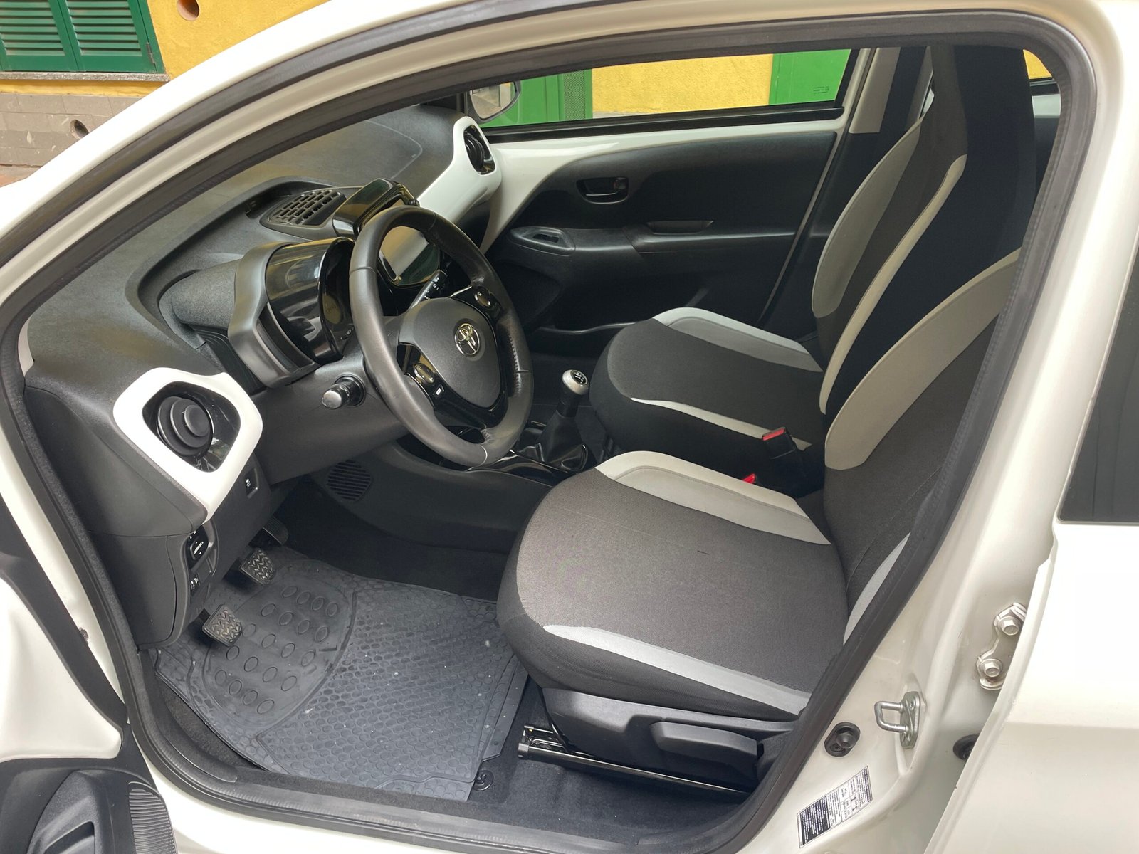 TOYOTA AYGO 1.0 X-PLAY - immagine 7