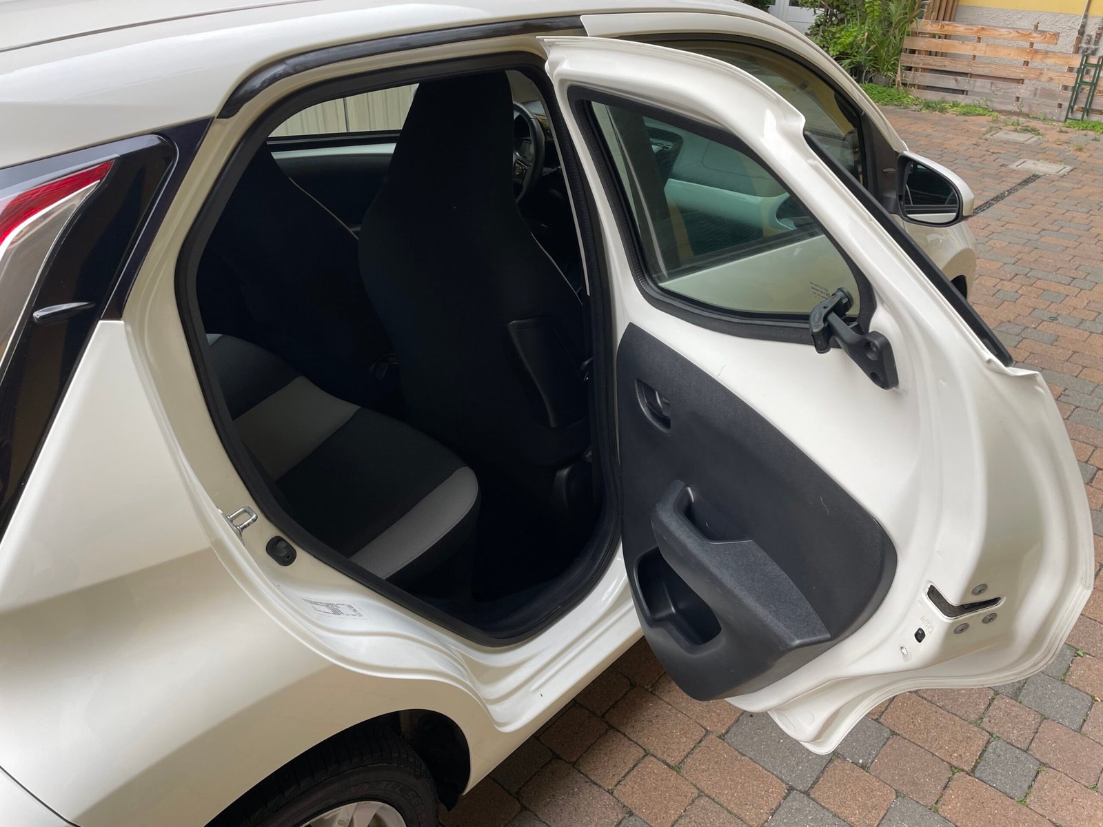 TOYOTA AYGO 1.0 X-PLAY - immagine 16