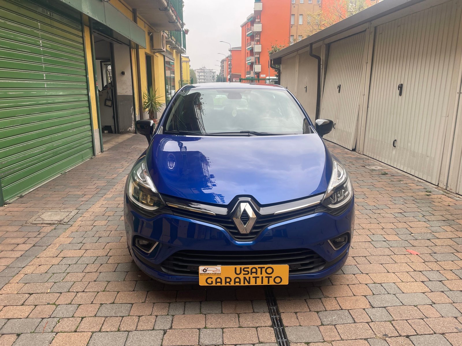 RENAULT CLIO 0.9 TCE MOSCHINO INTENS 90CV - immagine 2