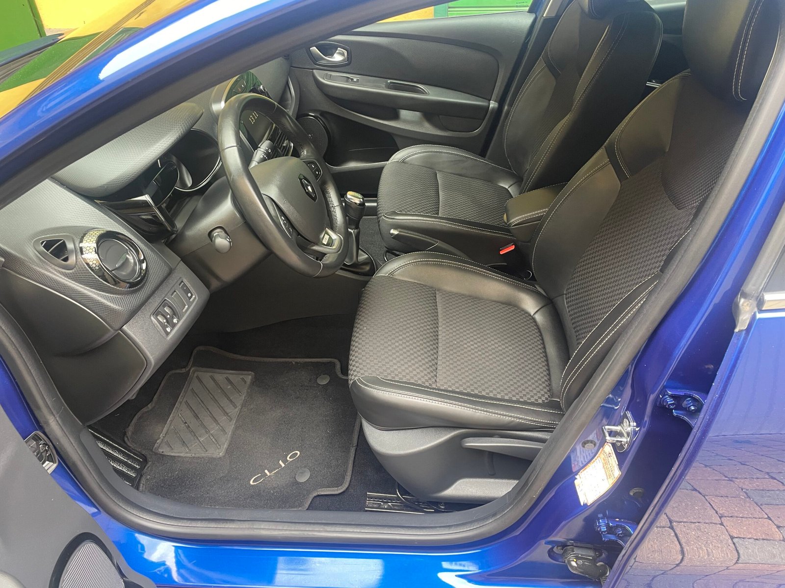 RENAULT CLIO 0.9 TCE MOSCHINO INTENS 90CV - immagine 8